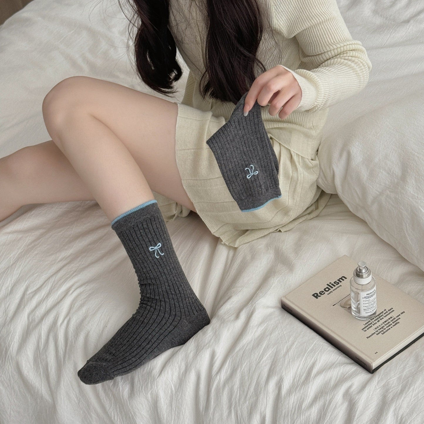 Emoria Bow Embroidered Color Block Socks