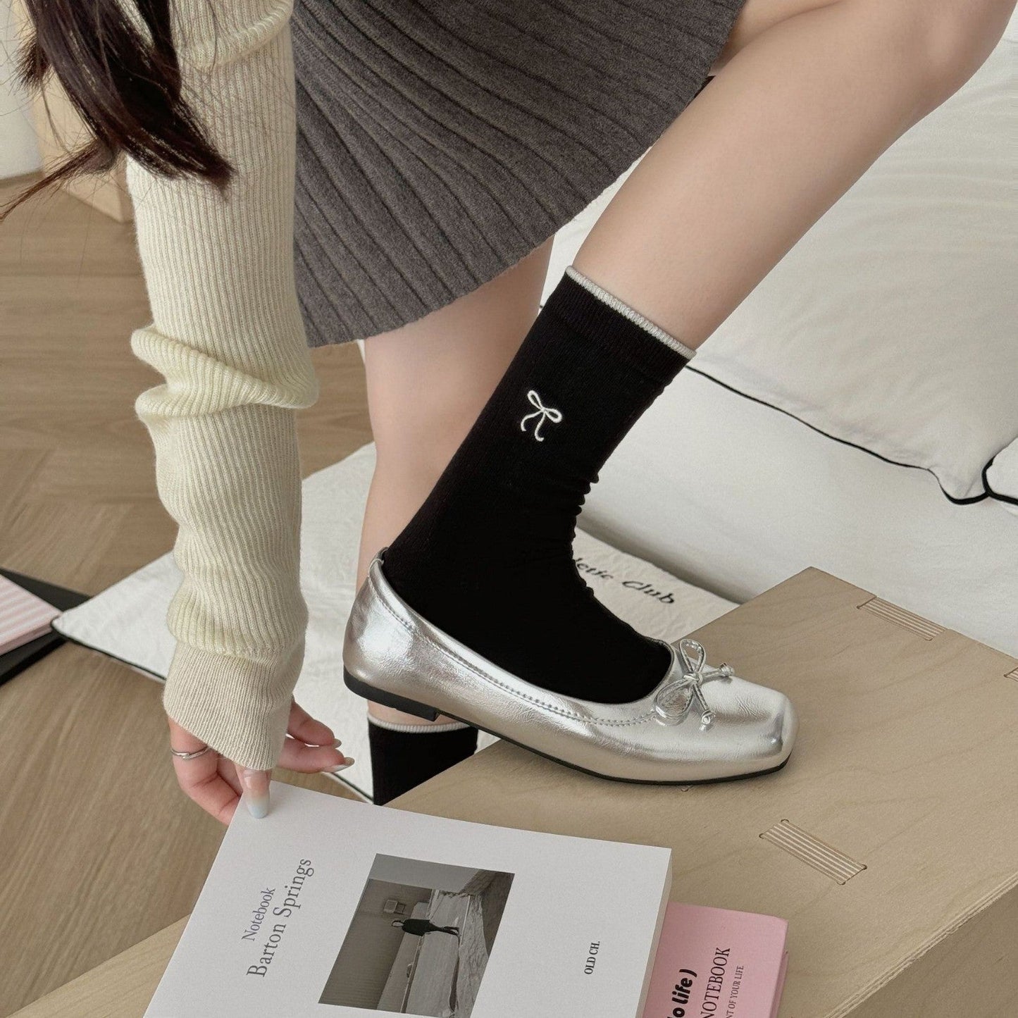 Emoria Bow Embroidered Color Block Socks